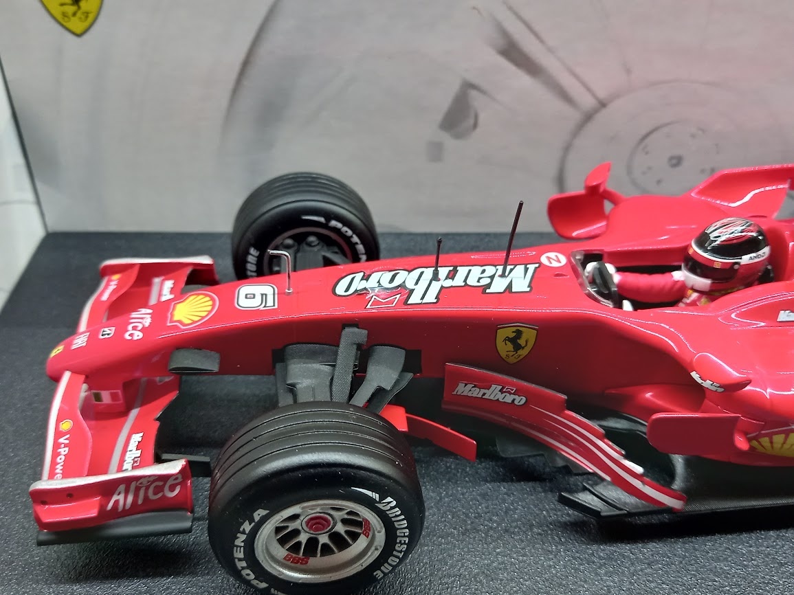 F1 FERRARI F2007 2007 MARLBORO RAIKKONEN HOTWHEELS 1:18 - 3