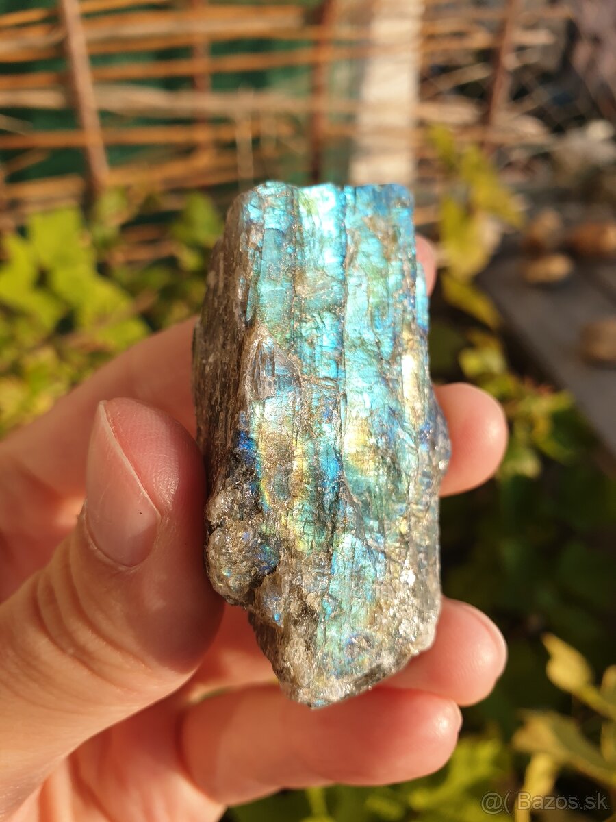 Labradorit - surový TOP barvoměna - 3
