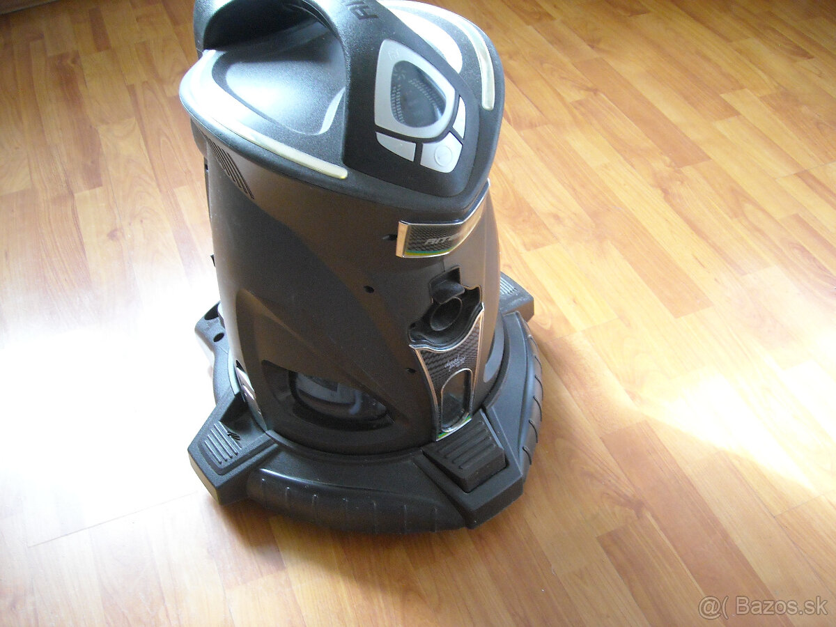 vysavač RITELLO - 3