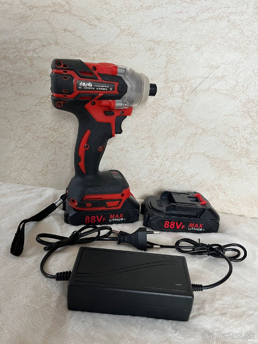 Razový uťahovak, skrutkovač Aku - 3