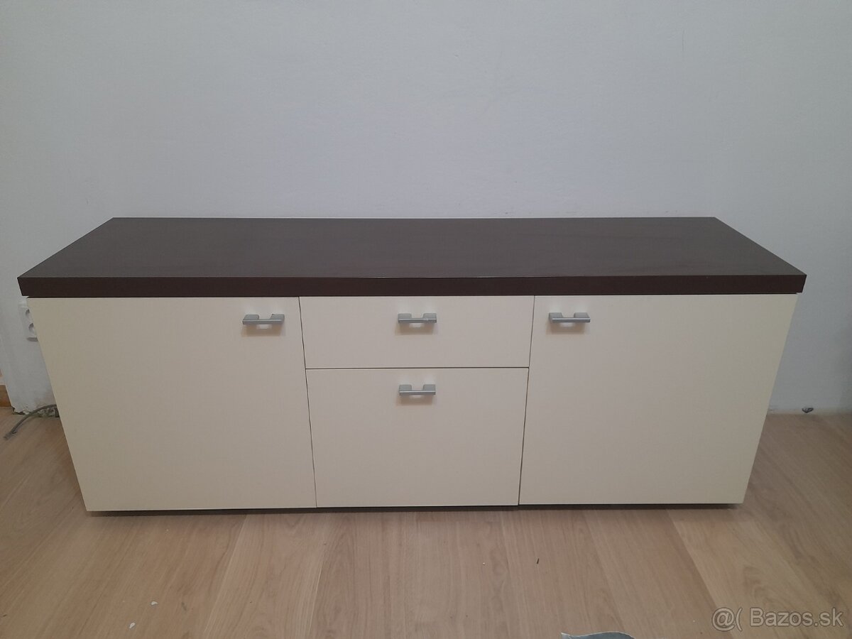Komoda - 3