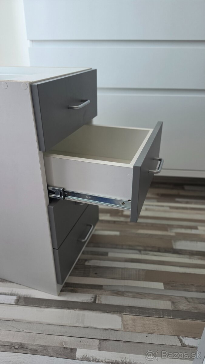 šuflíková skrinka - 3