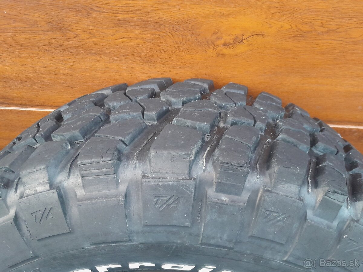 Predam terenne pneumatiky BF Goodrich MT KM2