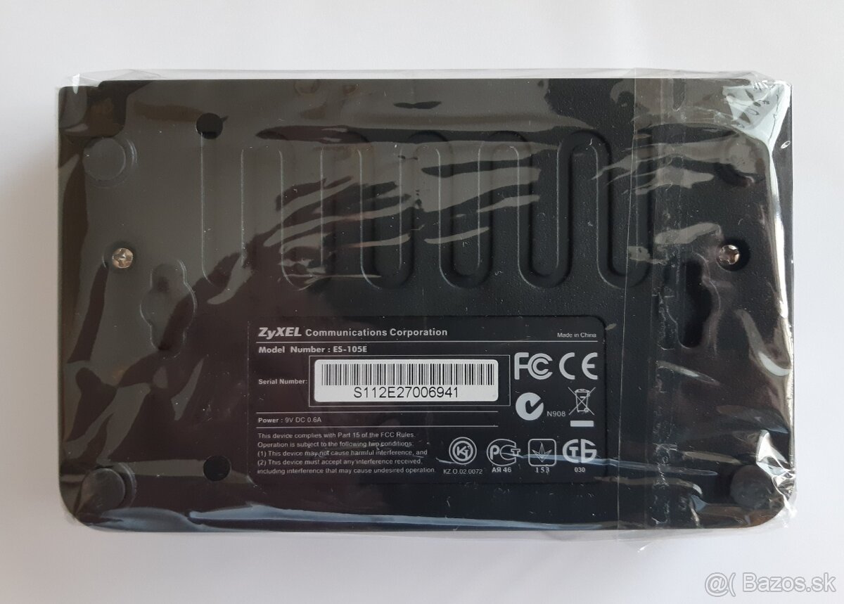 ZYXEL Switch ES-105E - 3