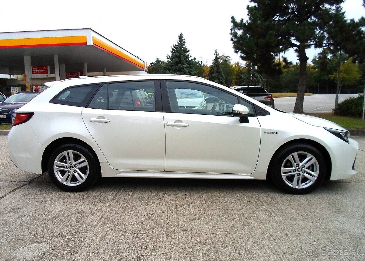Toyota Corolla Combi 1.8 Hybrid e-CVT automat,kamera,navi,te - 3