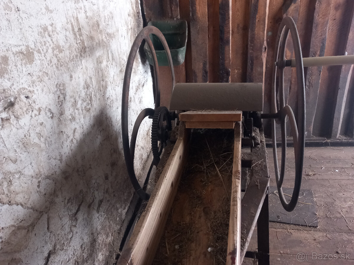 sečkárka na seno-slamu - 3