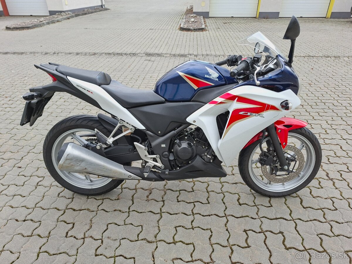 Honda CBR 250R - 3