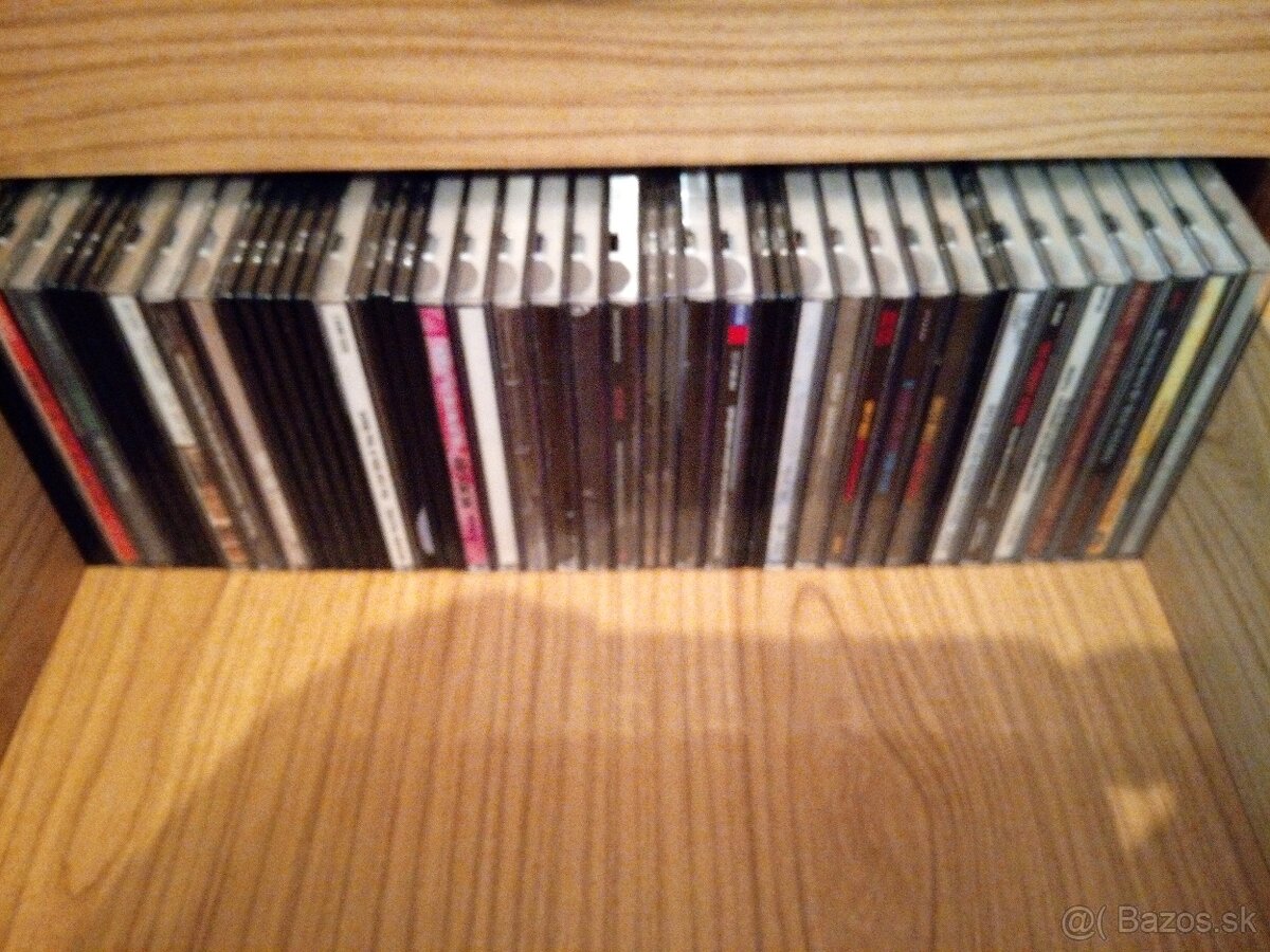 VHS kazety, DVD, CD, VHS prehrávač predám - 3