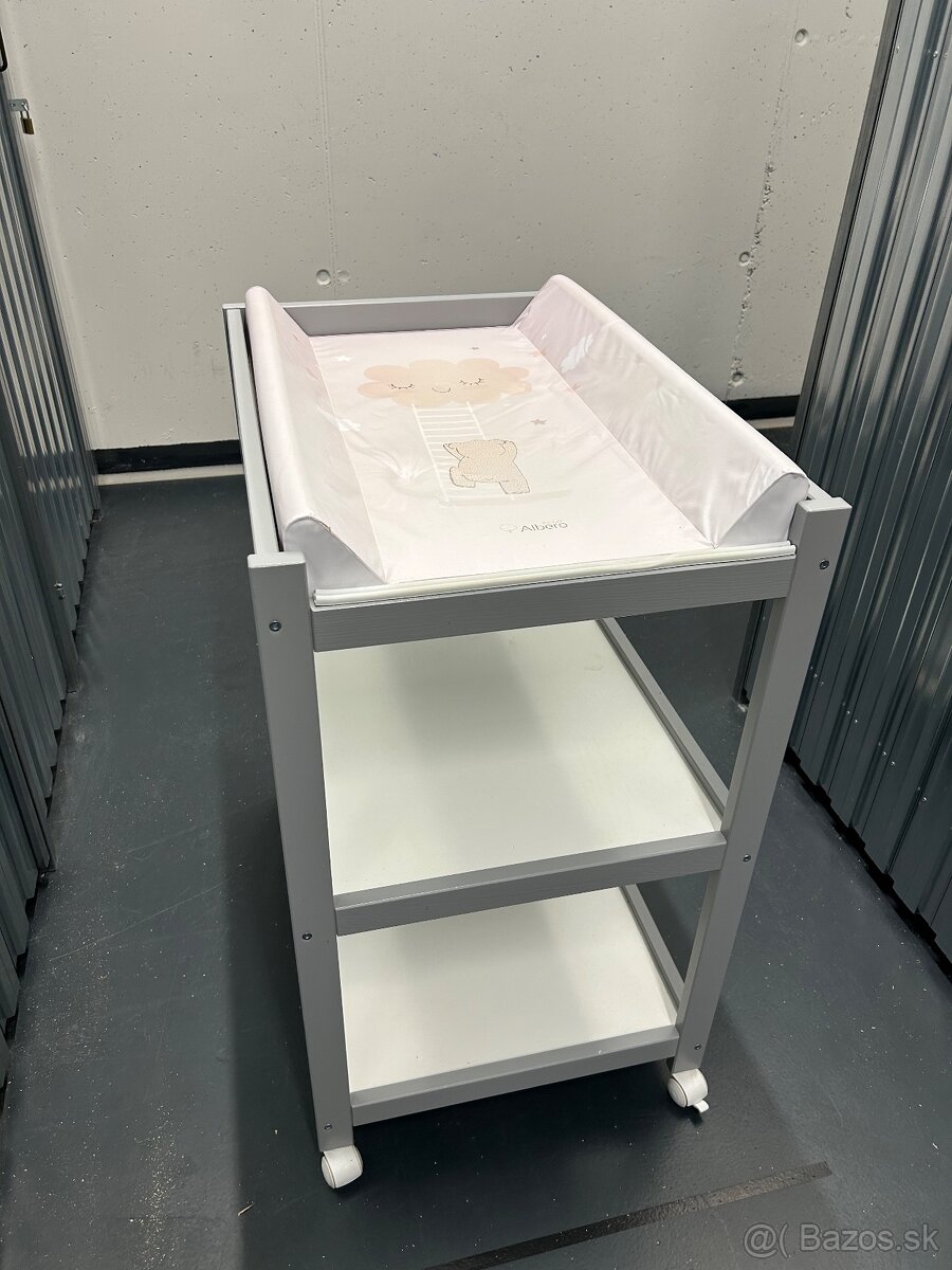 predám drevený prebalovací pult - 3