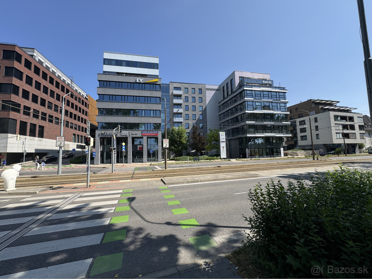 Prenájom samostatného kancelárskeho traktu 407 m² pri nábrež - 3