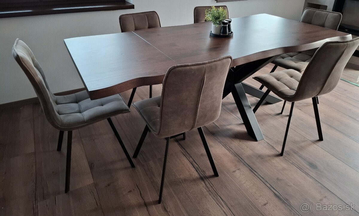 Masívny jedálenský stôl - 3