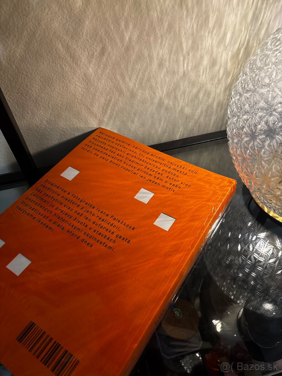 Čierne diery - Život architektúry - 3