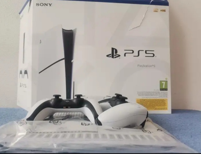 PS5+2 ovládače - 3