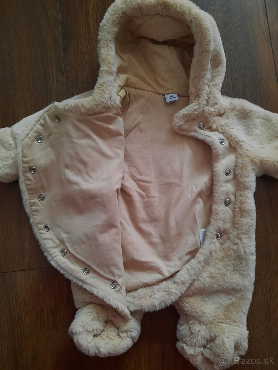 Plyšový overal, 56 - 3