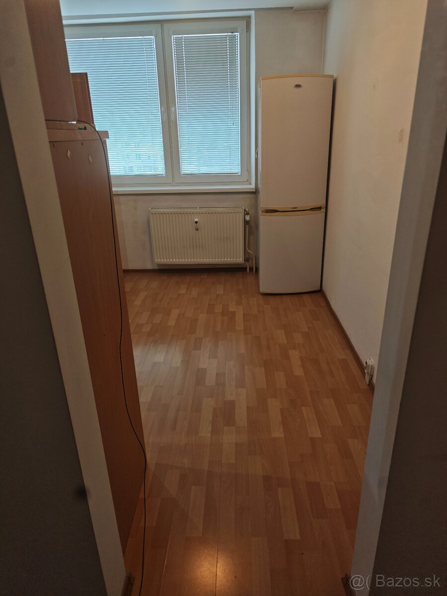 Predám 2. izbový byt s balkónom - 3