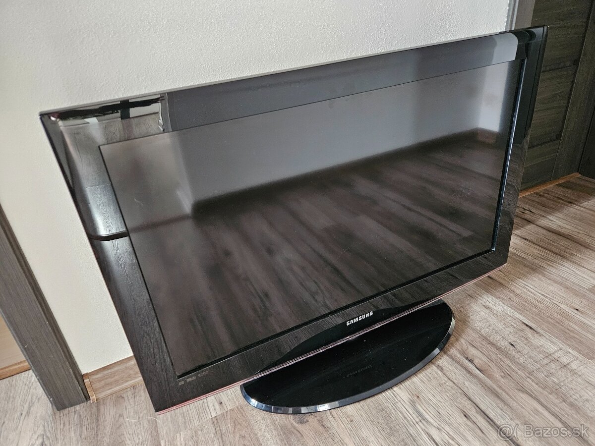 LCD Televízor zn. Samsung LE32B450C4W - 3