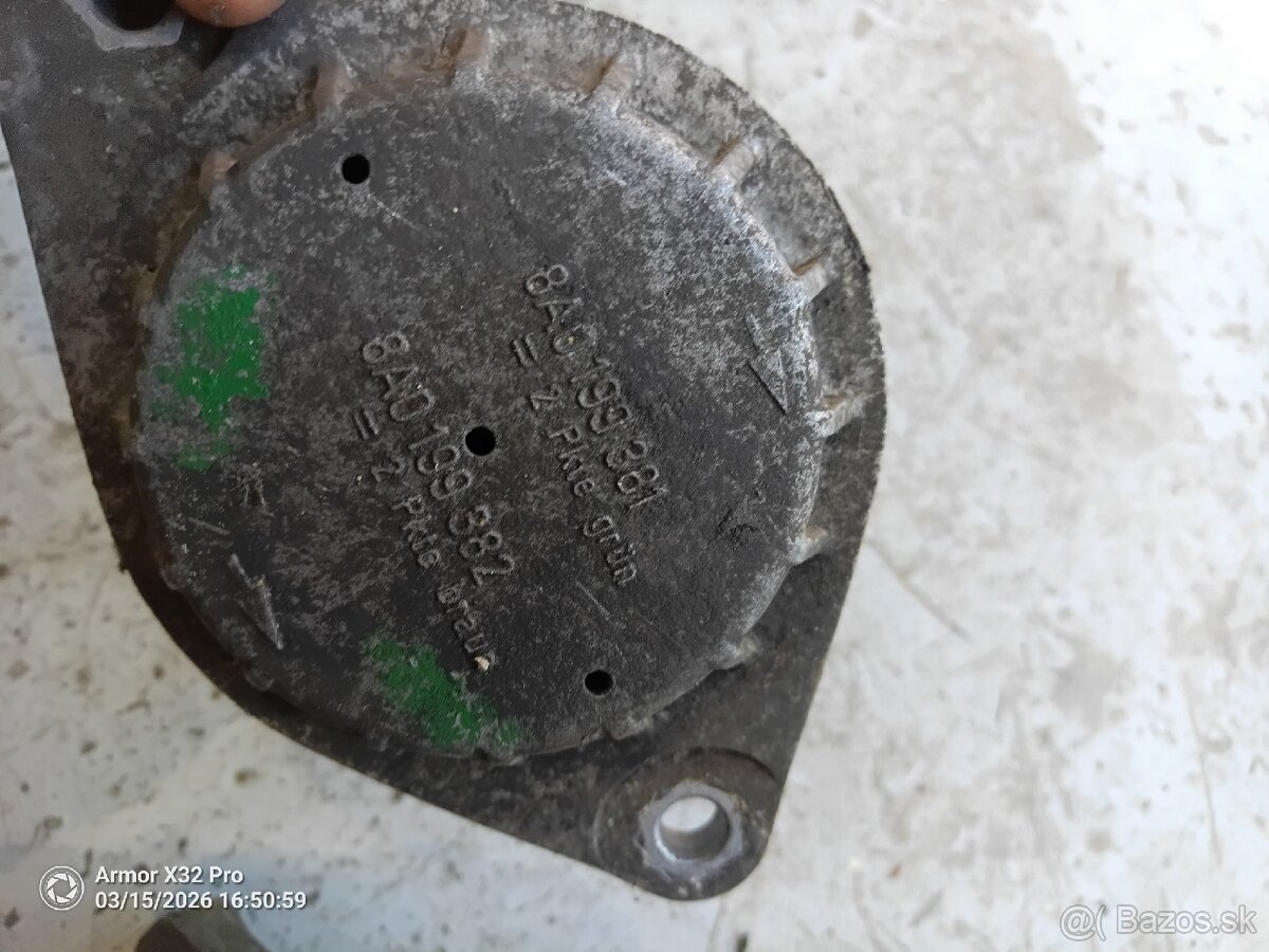 Uloženie motora Audi 80 - 3