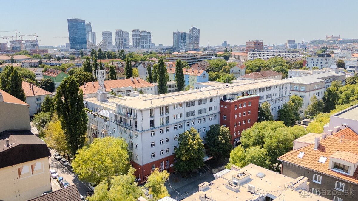 4-izbový byt s krbom a parkovaním–Bratislava, Nivy - 3