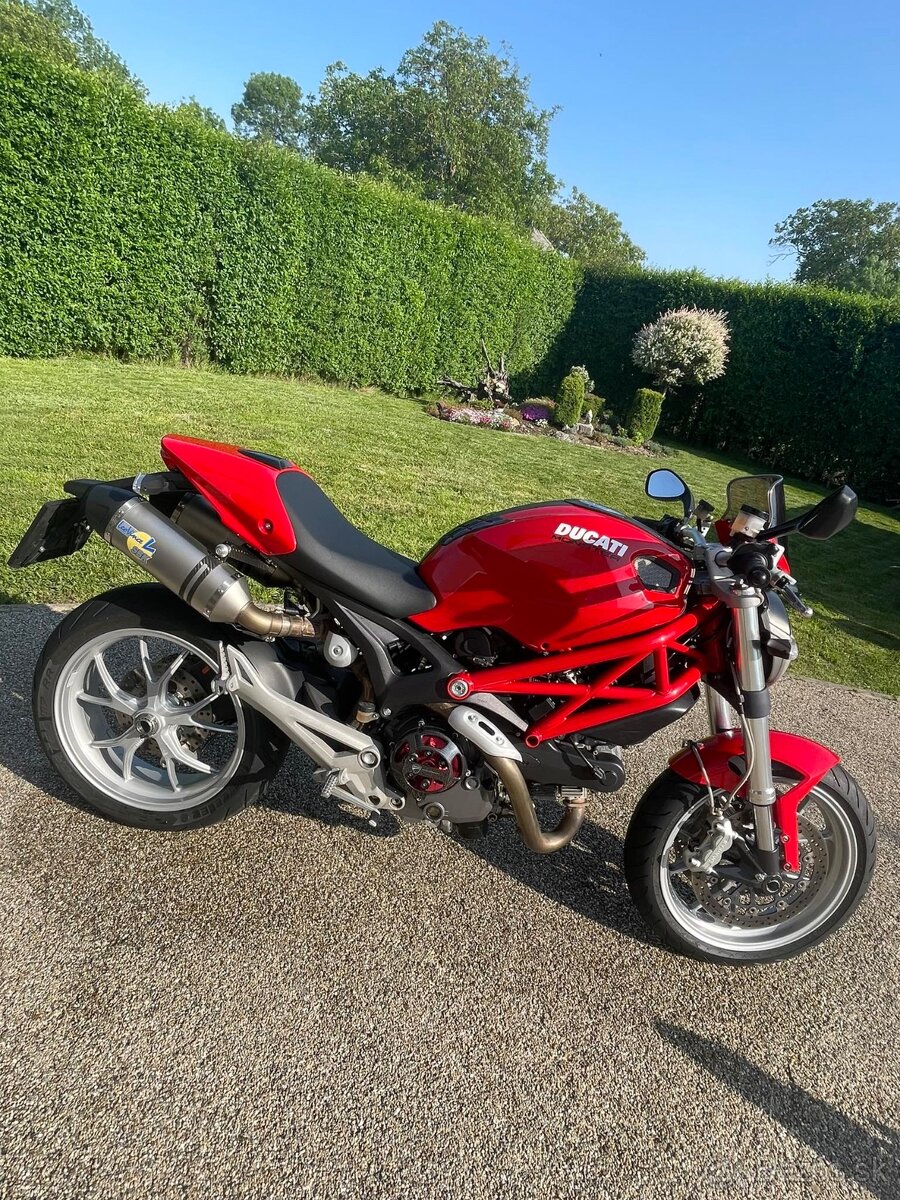 Ducati Monster 1100 - 3