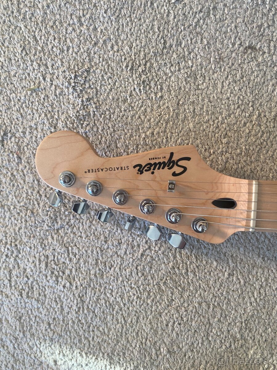 Fender Squier Stratocaster - 3