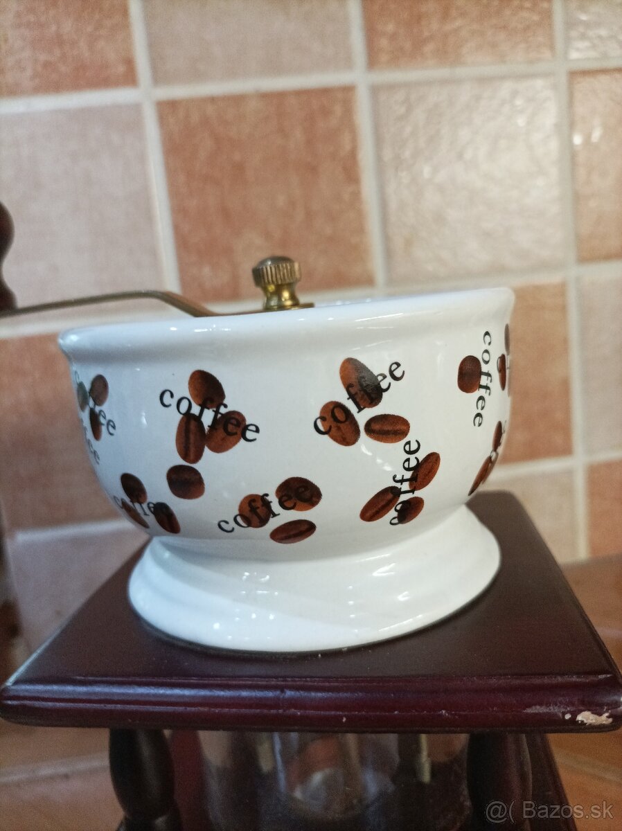 Drevený mlynček na kávu - 3
