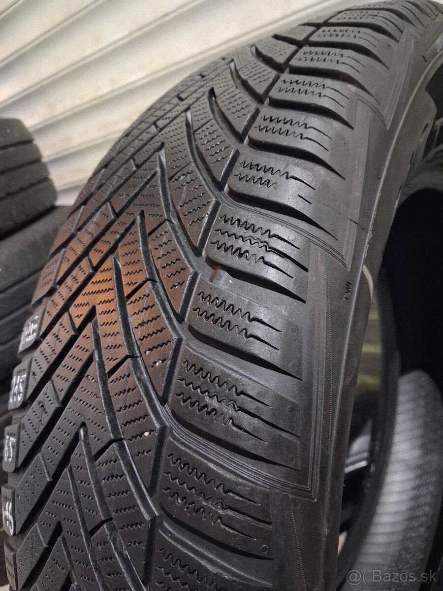 Vredestein zimné 215/65/R16 - 3