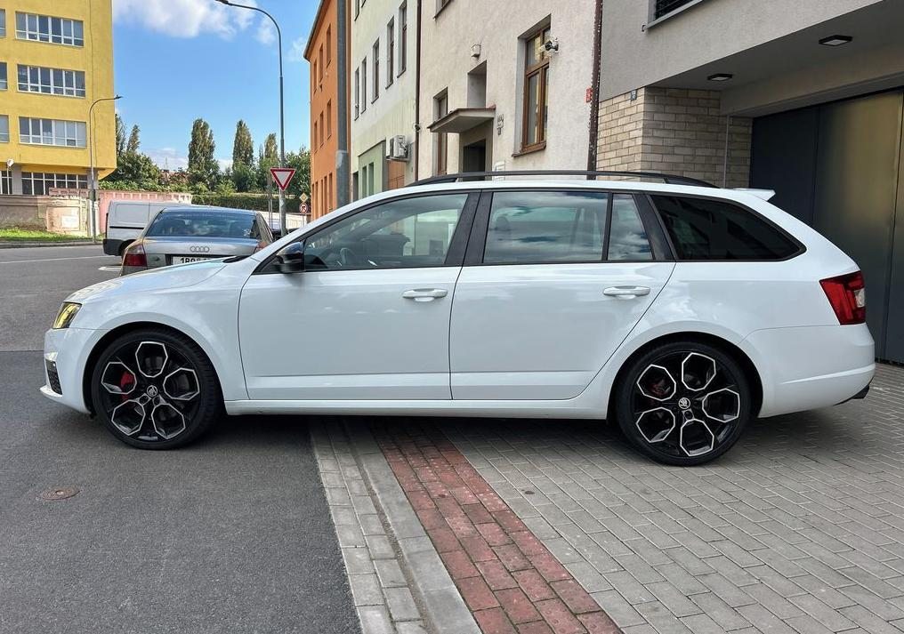 Škoda Octavia, 2.0TSi RS ČR - 3