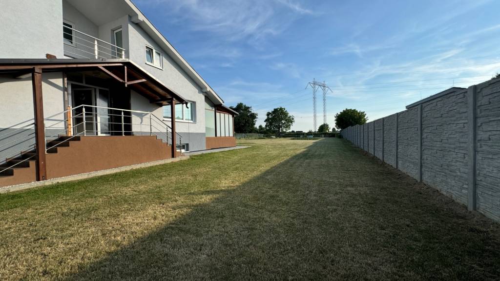 Rodinný dom na pozemku 2200m² s možnosťou ďalšej výstavby (K - 3