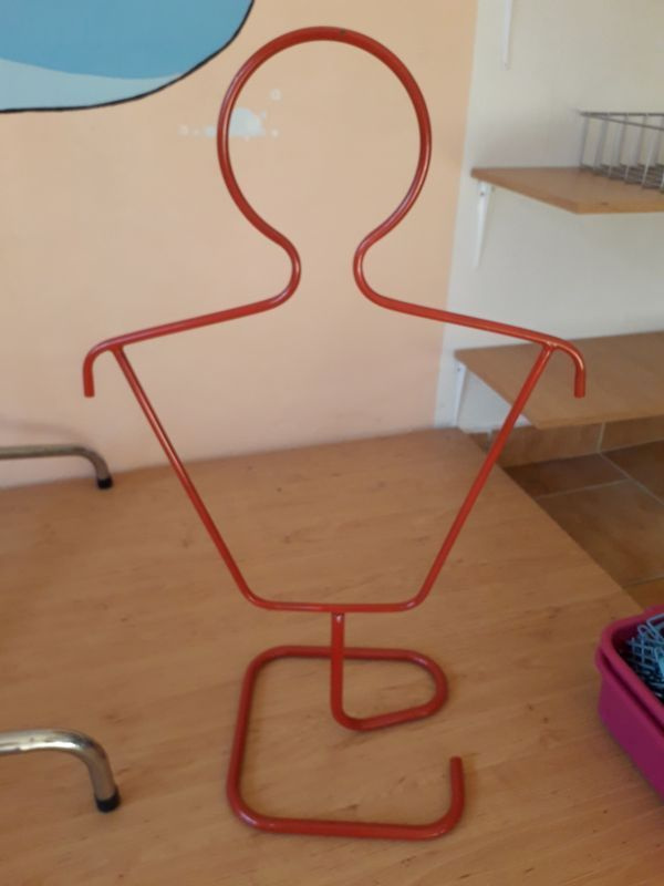 vesiaky,haky na stenu,kovove figuriny aj do predajne - 3