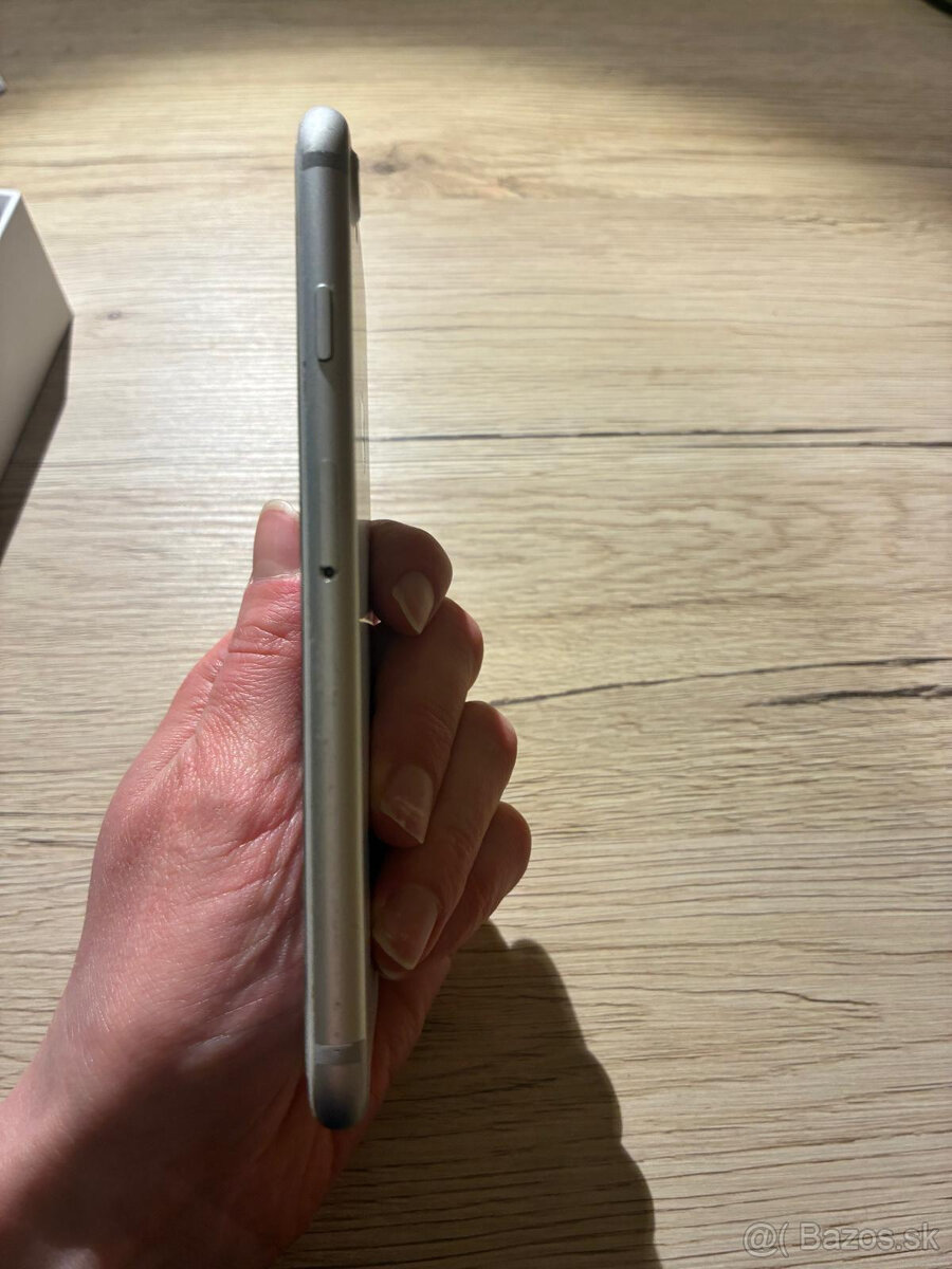 Predám iphone 7 - 3