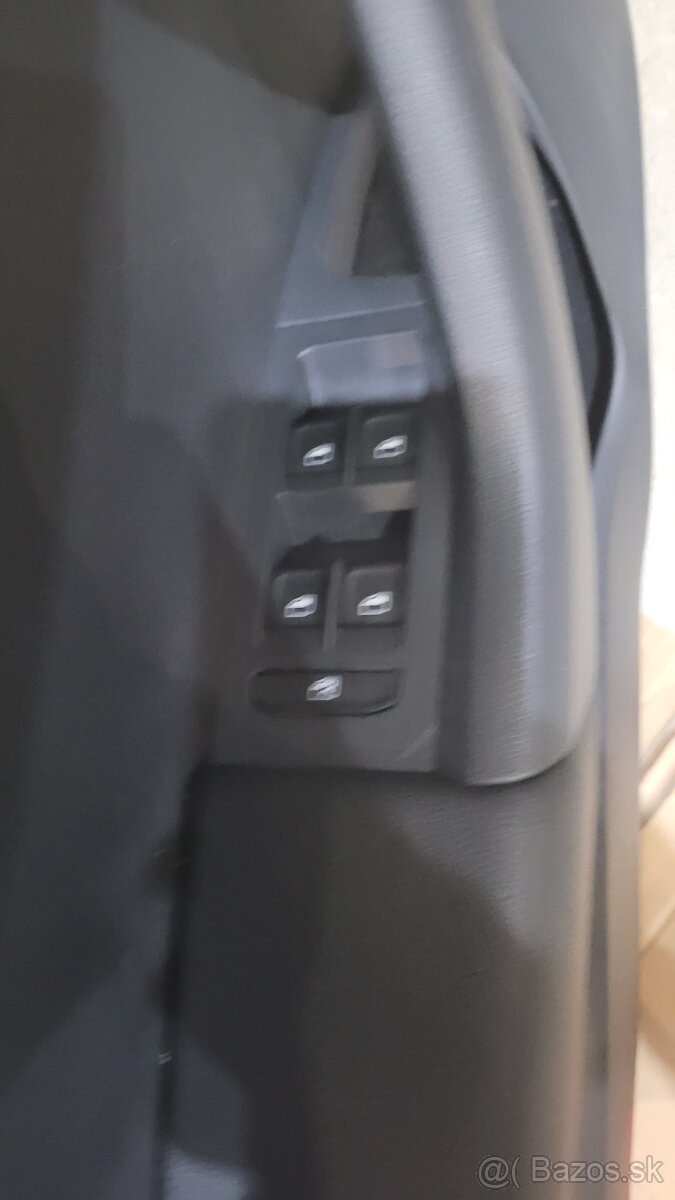 Tapacire dvier Škoda Octavia III combi - 3