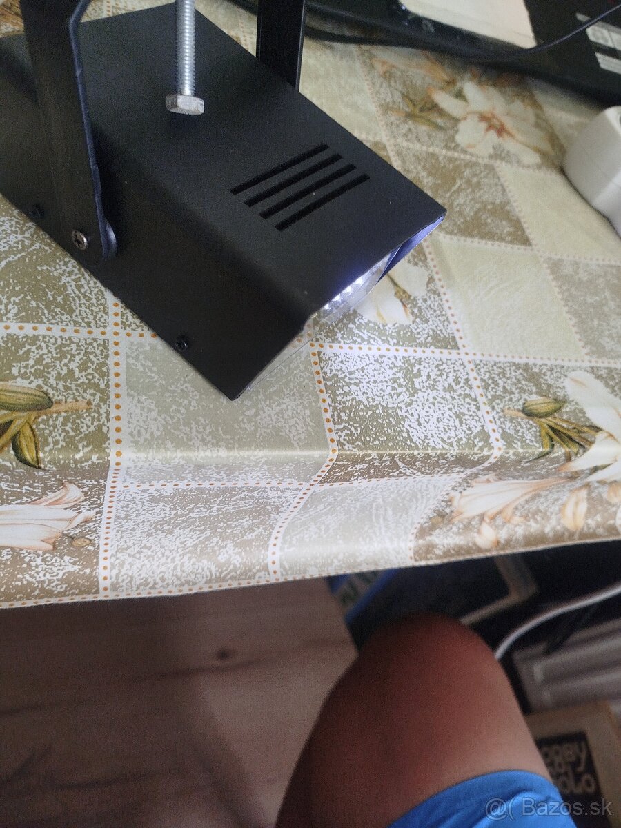 Predám BeamZ Led mini strobe 230V /10w---Funguje 100% - 3