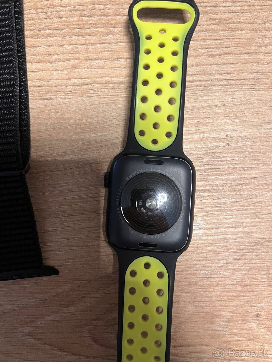 Apple Watch SE (2. generácia) GPS + 5 remienkov - 3