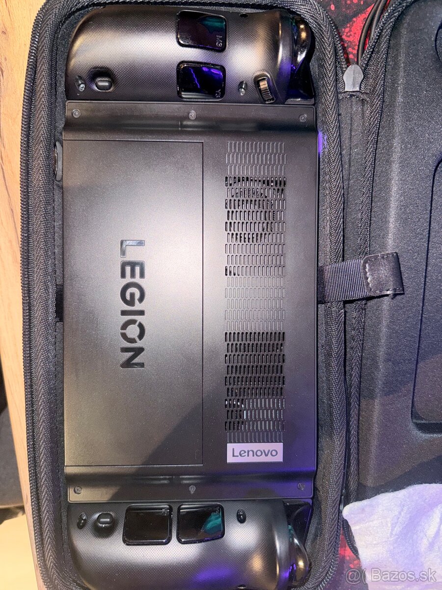 Lenovo Legion GO - 3