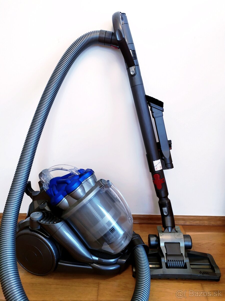 CYKLÓNOVÝ VYSÁVAČ DYSON - 3
