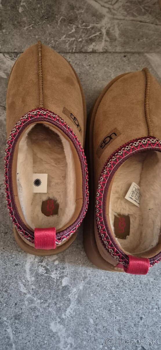 Ugg - 3
