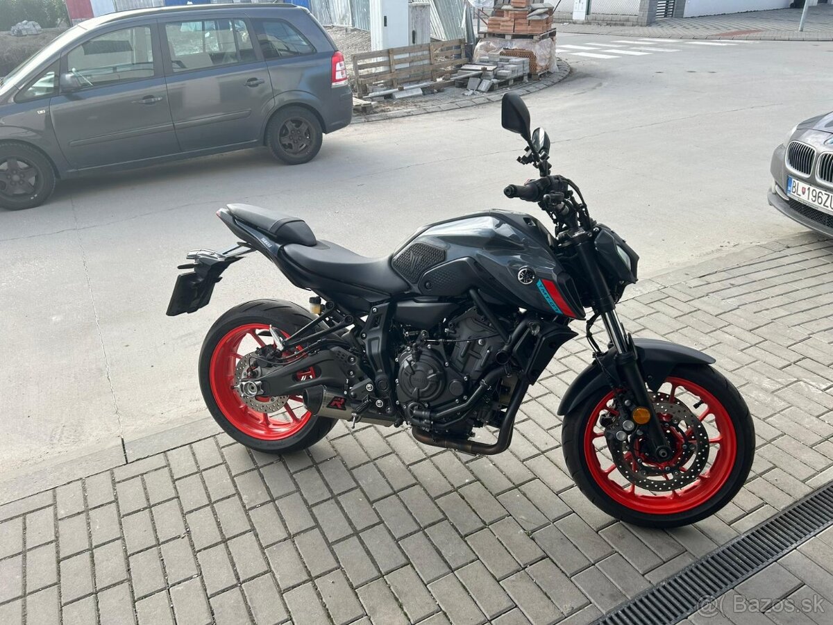 Yamaha MT07 - 3