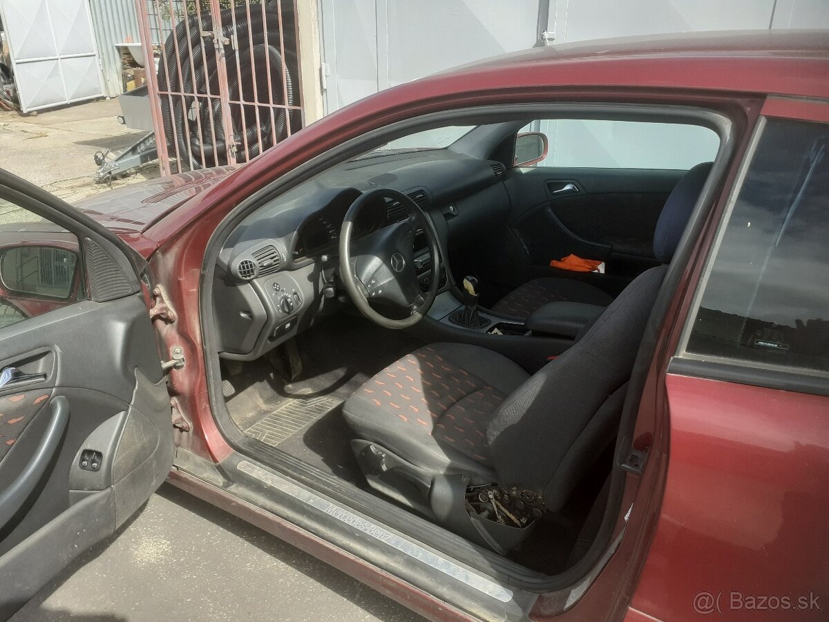 Predám mercedes C 220 coupe - 3