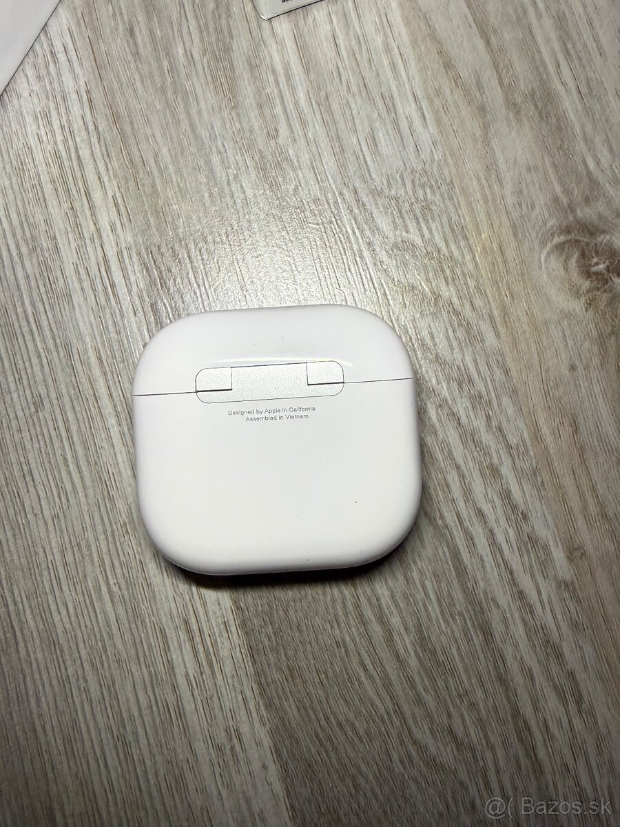 AirPods 4 s ANC - 3