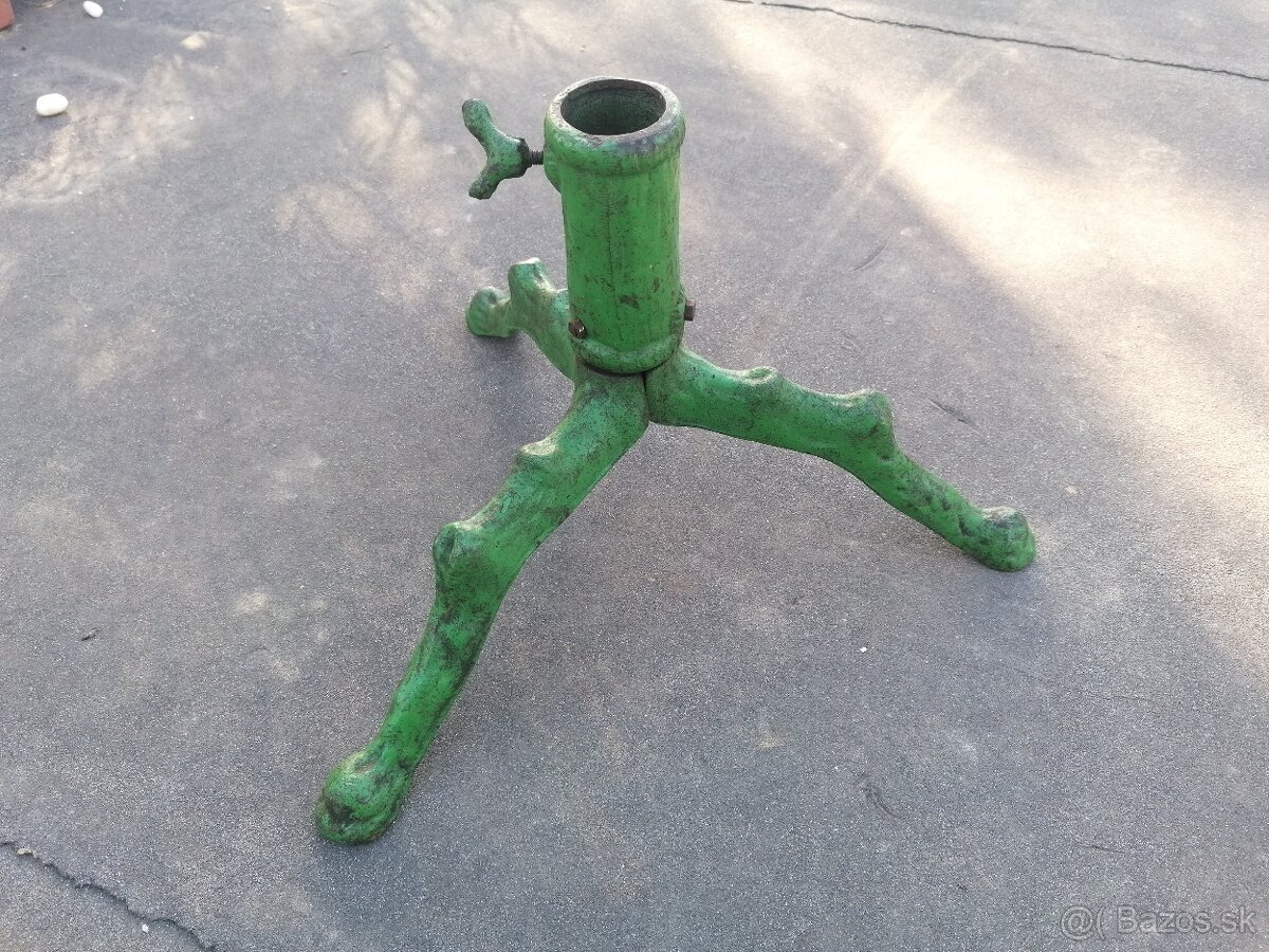 Predám starožitný stojan na Vianočný stromček - 3