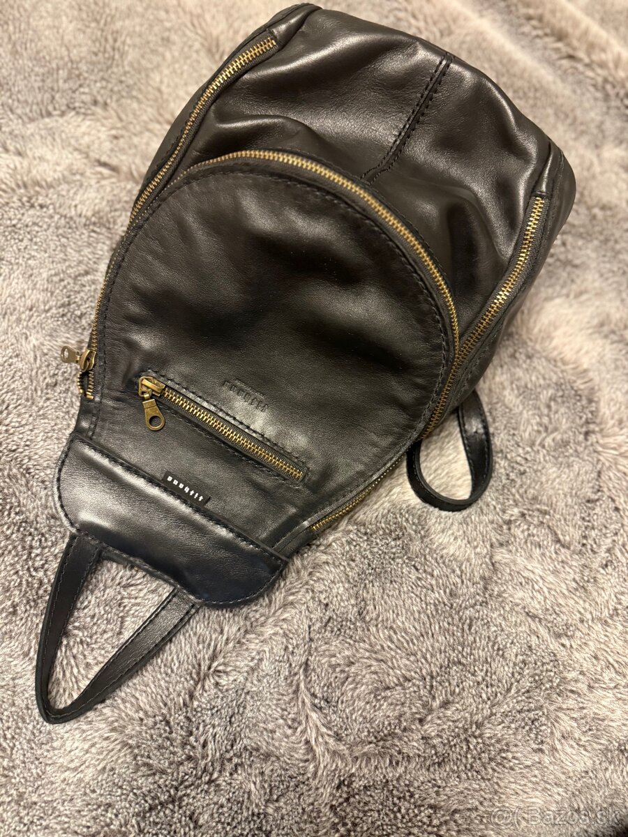 Maly kožený ruksak Tithana - 3