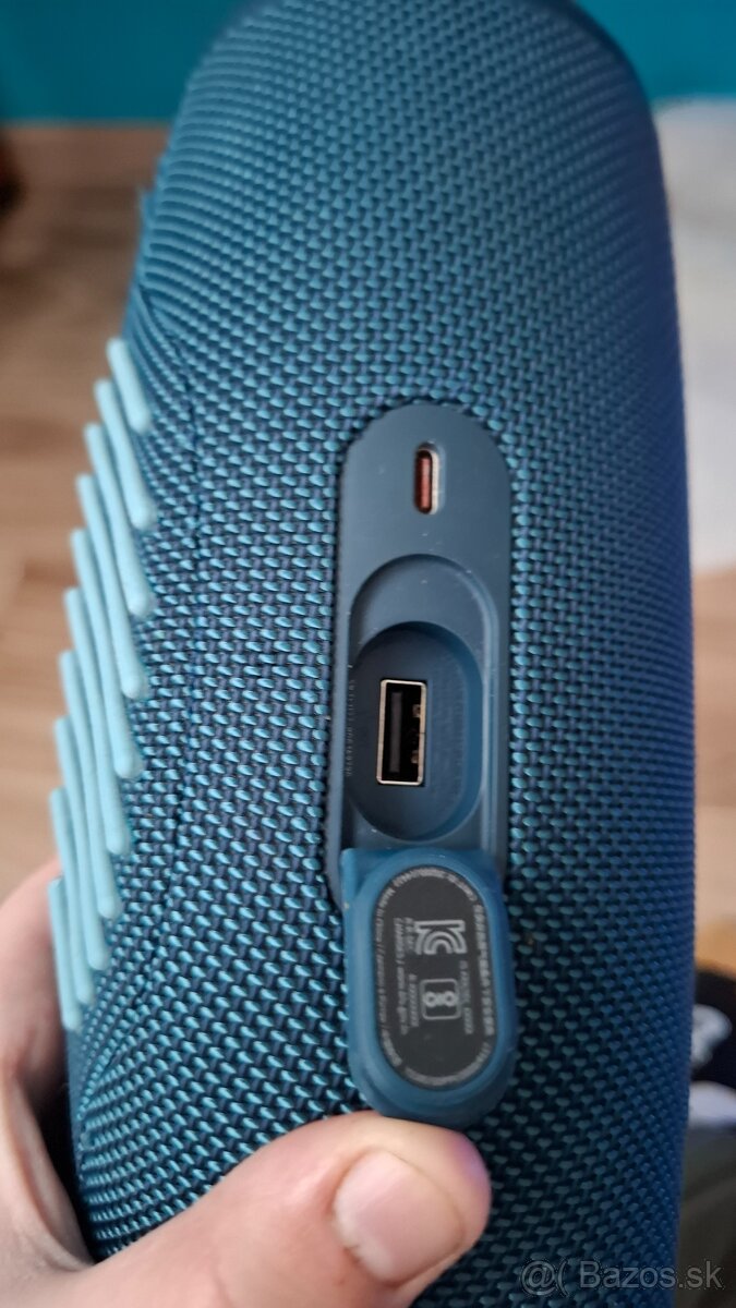 JBL Charge 5 modrý - 3