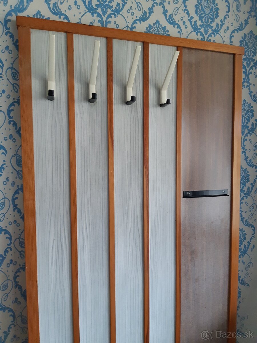 Retro vesiakova stena - 3