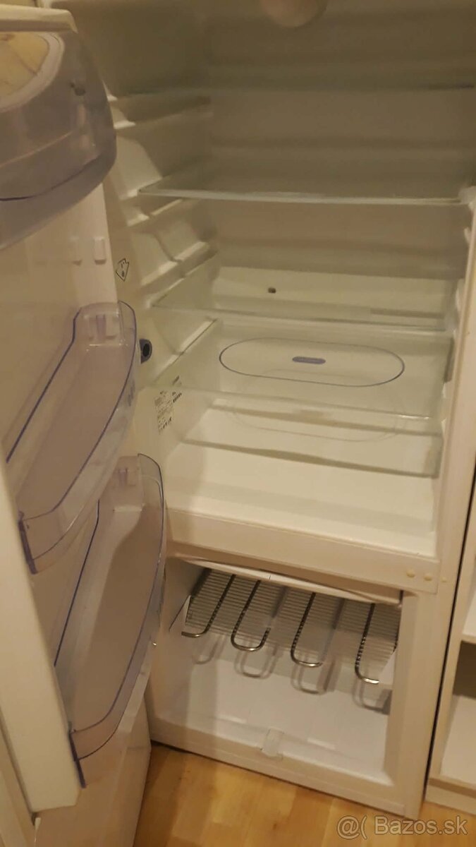 Chladnička s mrazničkou - 3