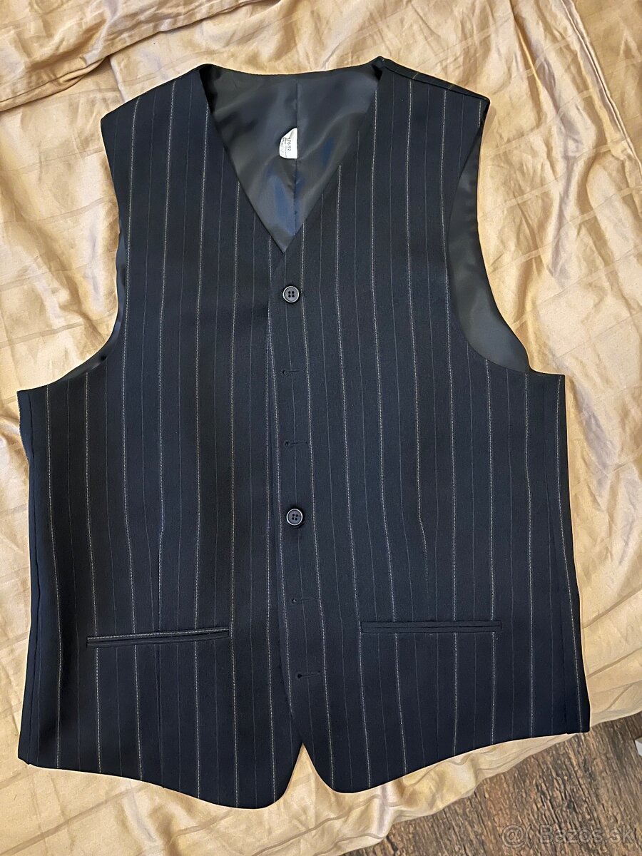 Predám čierny pásikavý oblek - 3