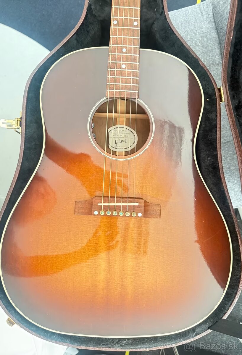 Gibson J45 Studio Walnut - 3