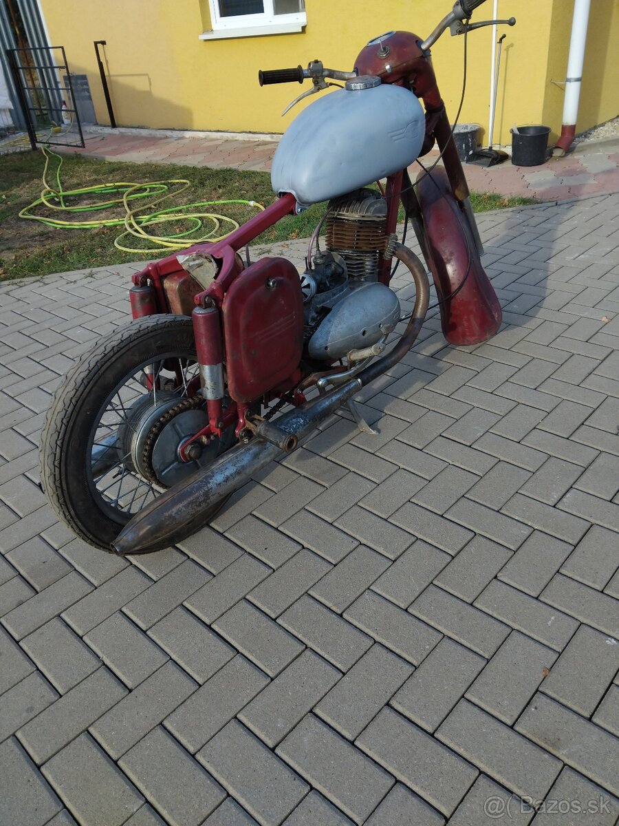 Jawa 250 - 3
