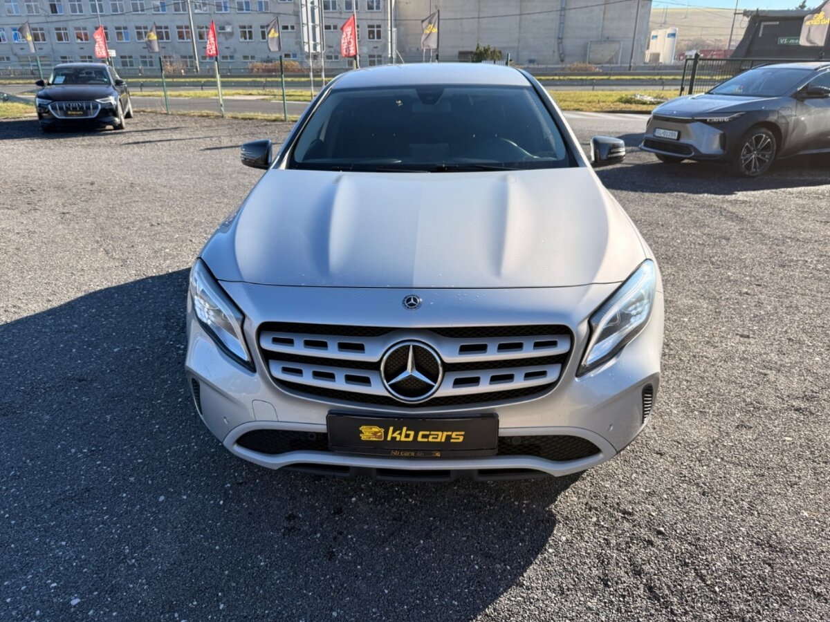 Mercedes-Benz GLA 200 d 4MATIC A/T, rv 2017, odpočet DPH - 3