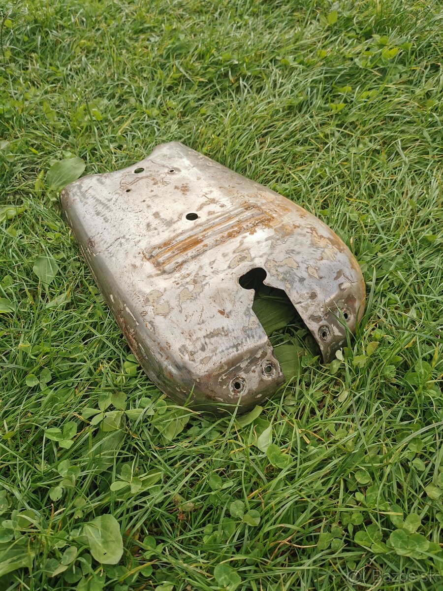 Predám spodný kryt Jawa 21 pionier - 3