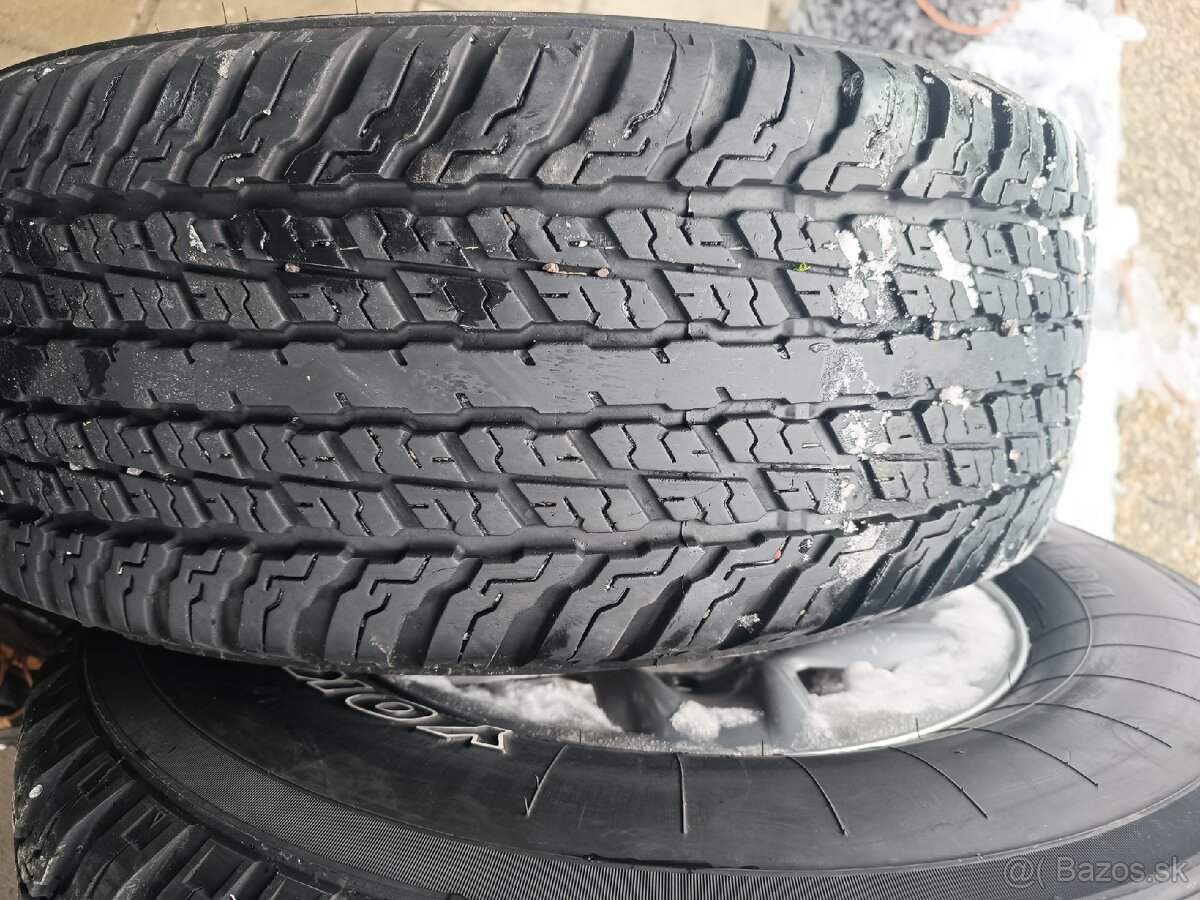 Yokohama geolandar 285/65 R17